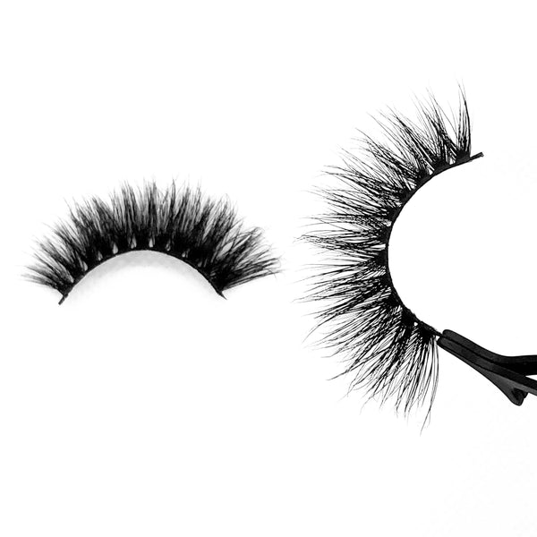 Queen-High Volume-"Queen" lashes are for our GLAM QUEENS. You’ll fall in love these stunning mink lashes because of their fluffiness and the extra curl on the outer corners. They're super comfortable and lightweight on your eyes for everyday wear. Whether you’re all about glam, or simply looking to up your lash game... you’ll LOVE this style! Also available in our "Dramatic (3-Pack)" Description Handmade, Cruelty-Free, Wear up to 30x Material: 100% Mink Band: Thin, Black Cotton Band Volume: High